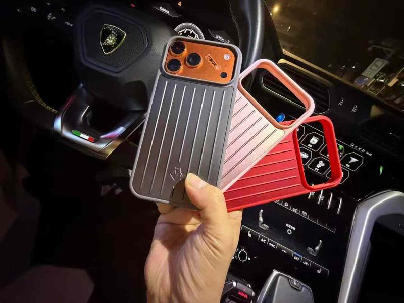 Rimowa iphone shell 010814